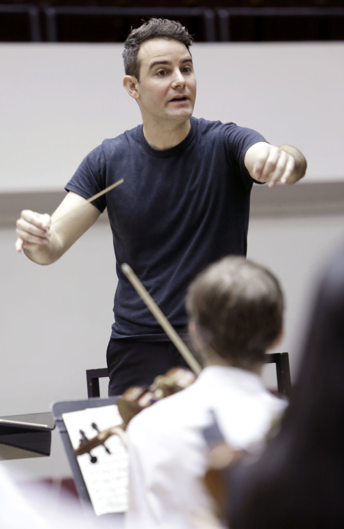 Kyle Knox conducting in 2018